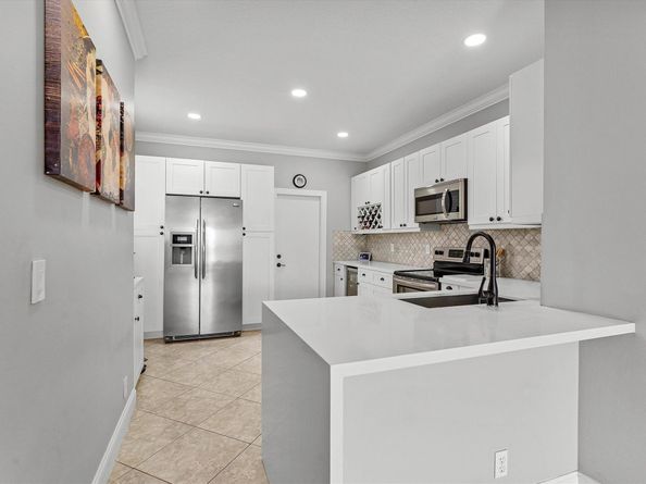 3748 San Simeon Cir, Weston FL 33331