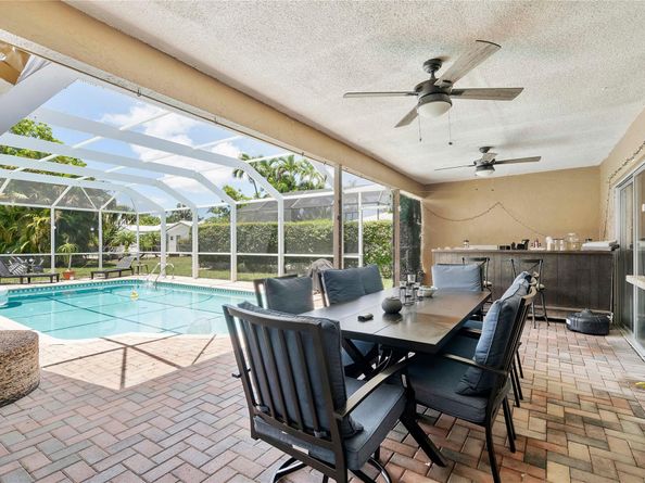 1844 NW 83rd Dr, Coral Springs FL 33071