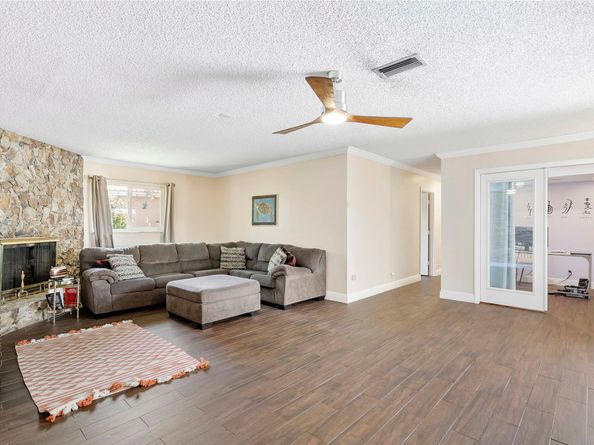 1844 NW 83rd Dr, Coral Springs FL 33071
