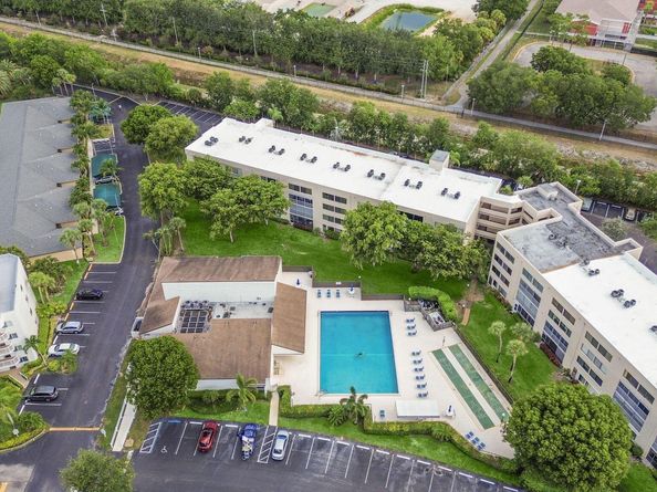 3186 Via Poinciana 114, Lake Worth FL 33467
