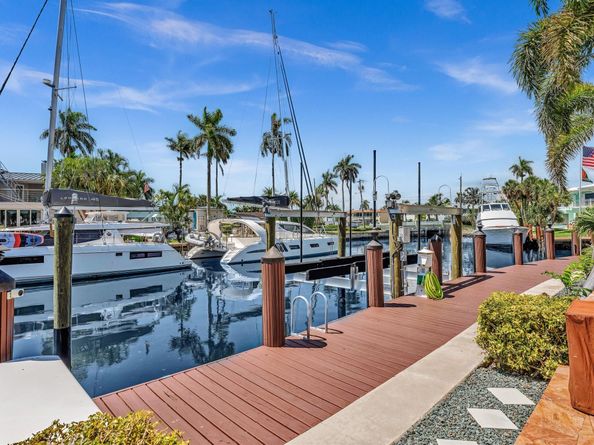 800 SE 22nd Ave, Pompano Beach FL 33062