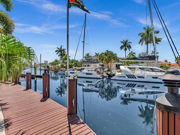 800 SE 22nd Ave, Pompano Beach FL 33062