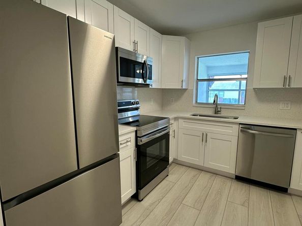 2638 E Gately Drive E 23, West Palm Beach FL 33415