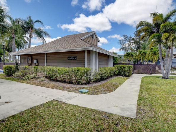 5051 Pointe Emerald Lane 5051, Boca Raton FL 33486