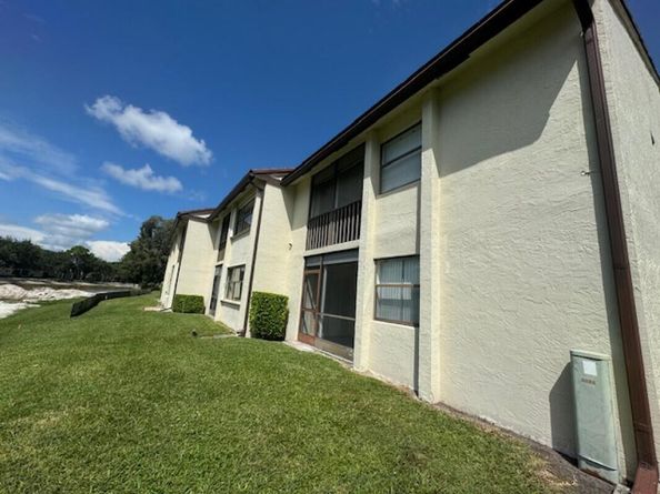 7674 Tahiti Lane 101, Lake Worth FL 33467