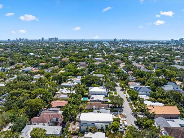 721 SE 9th St, Fort Lauderdale FL 33316