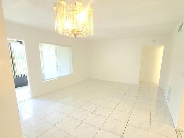 217 Pine Hov Circle A1, Greenacres FL 33463