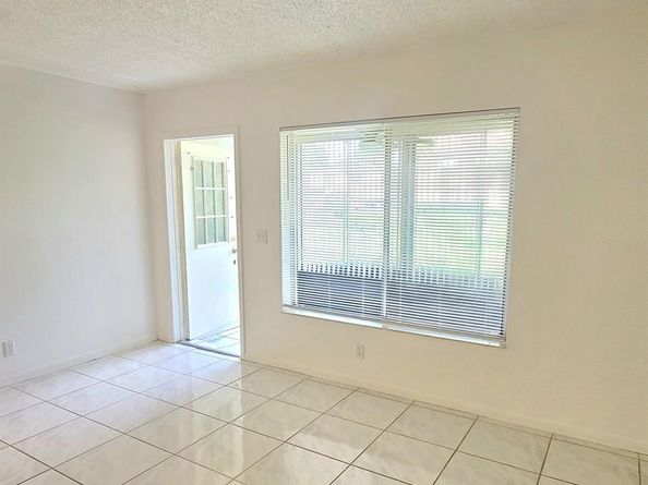 217 Pine Hov Circle A1, Greenacres FL 33463