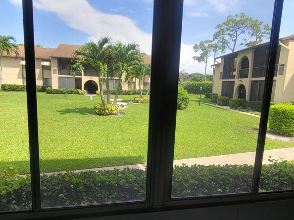 217 Pine Hov Circle A1, Greenacres FL 33463