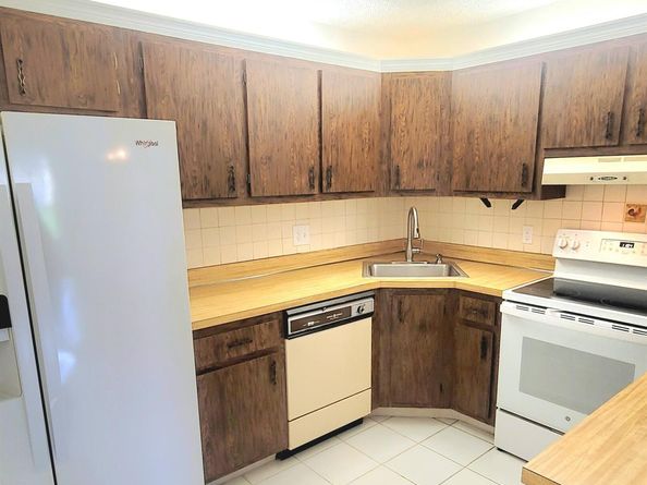217 Pine Hov Circle A1, Greenacres FL 33463