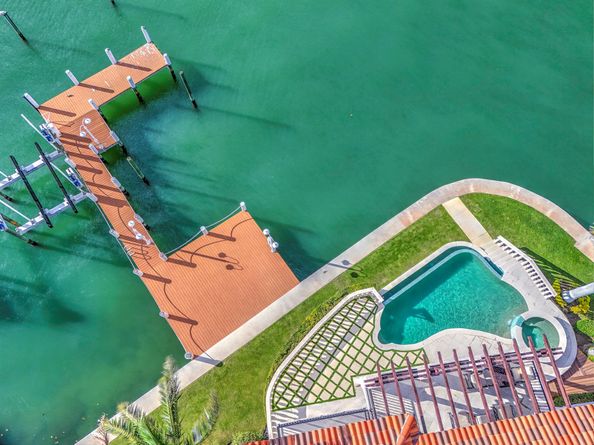 2775 Lake Drive, Singer Island FL 33404