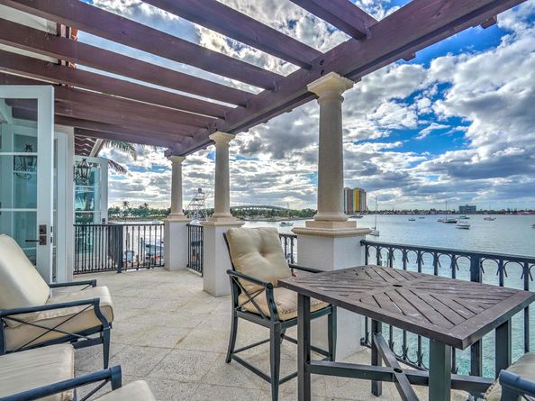 2775 Lake Drive, Singer Island FL 33404