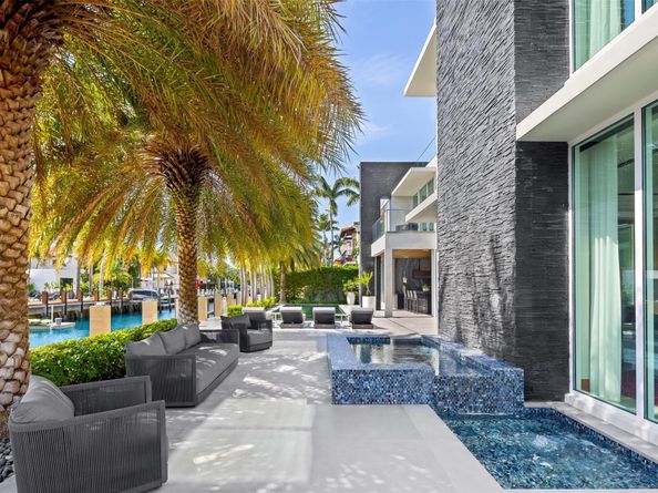 650 Royal Plaza Dr, Fort Lauderdale FL 33301