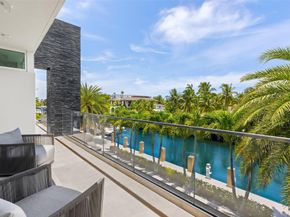 650 Royal Plaza Dr, Fort Lauderdale FL 33301