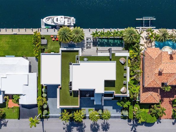 650 Royal Plaza Dr, Fort Lauderdale FL 33301
