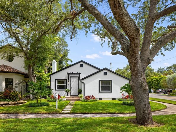 823 SE 7th St, Fort Lauderdale FL 33301