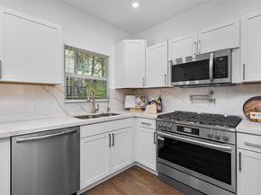 823 SE 7th St, Fort Lauderdale FL 33301