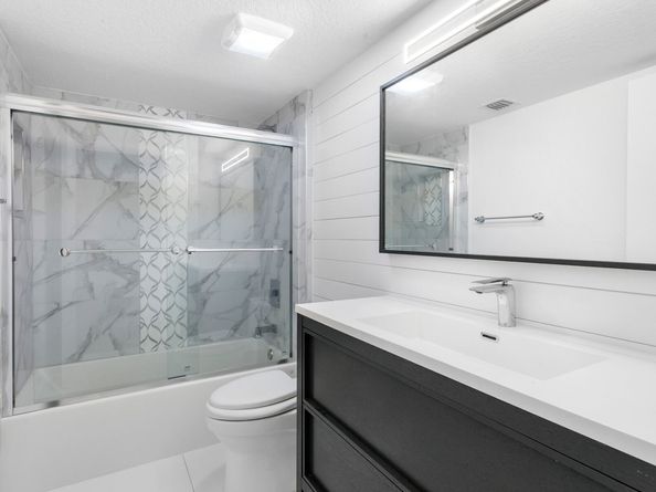 601 Seafarer Circle 101, Jupiter FL 33477