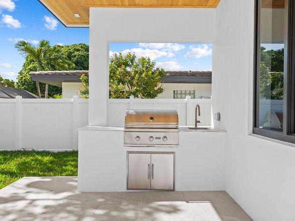 4516 NE 22nd Rd, Fort Lauderdale FL 33308