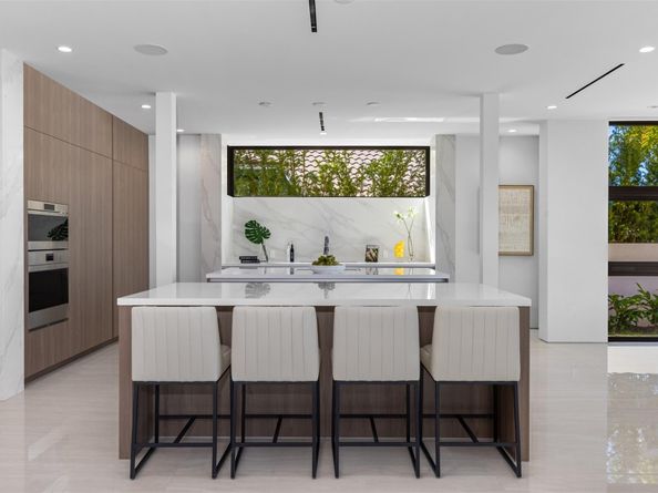 1637 SE 14th St, Fort Lauderdale FL 33316