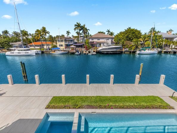 1637 SE 14th St, Fort Lauderdale FL 33316