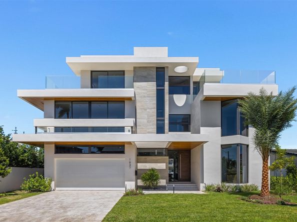 1637 SE 14th St, Fort Lauderdale FL 33316