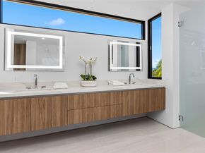 1637 SE 14th St, Fort Lauderdale FL 33316