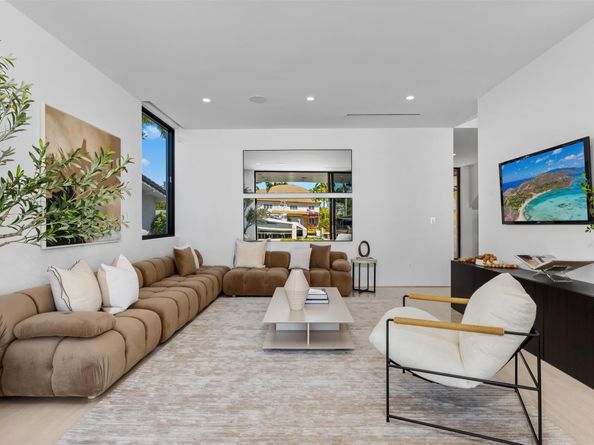 1637 SE 14th St, Fort Lauderdale FL 33316