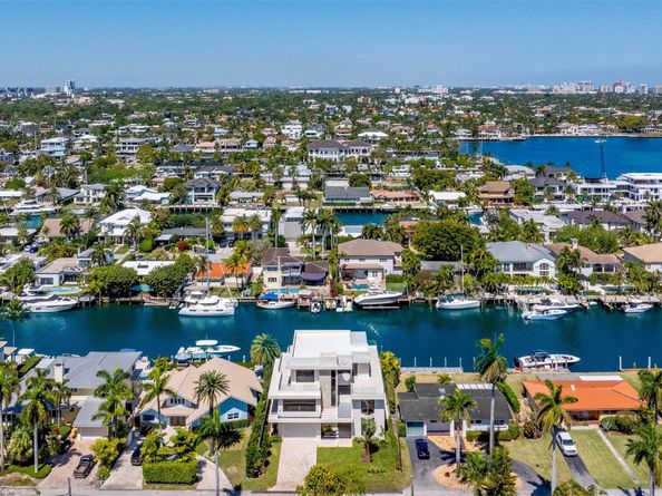 1637 SE 14th St, Fort Lauderdale FL 33316