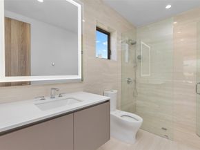 1637 SE 14th St, Fort Lauderdale FL 33316