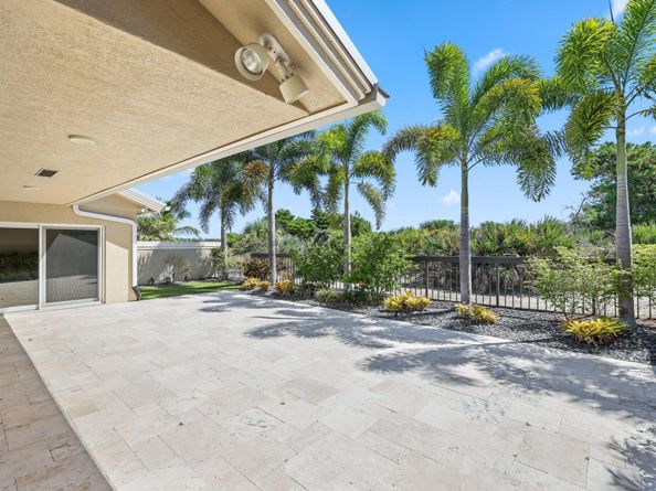 215 Ridge Road, Jupiter FL 33477