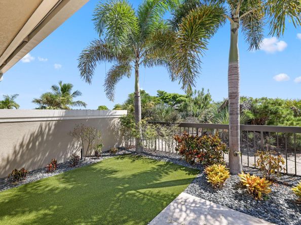 215 Ridge Road, Jupiter FL 33477