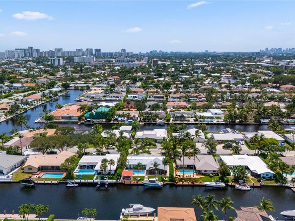 2761 NE 57th Ct, Fort Lauderdale FL 33308