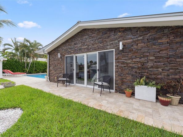 2761 NE 57th Ct, Fort Lauderdale FL 33308