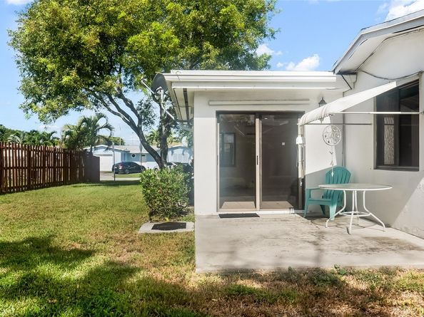 6950 SW 9th Pl, North Lauderdale FL 33068