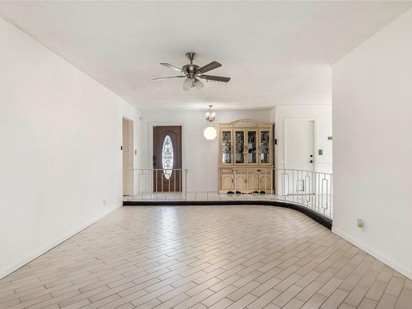 6950 SW 9th Pl, North Lauderdale FL 33068