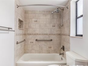 6950 SW 9th Pl, North Lauderdale FL 33068