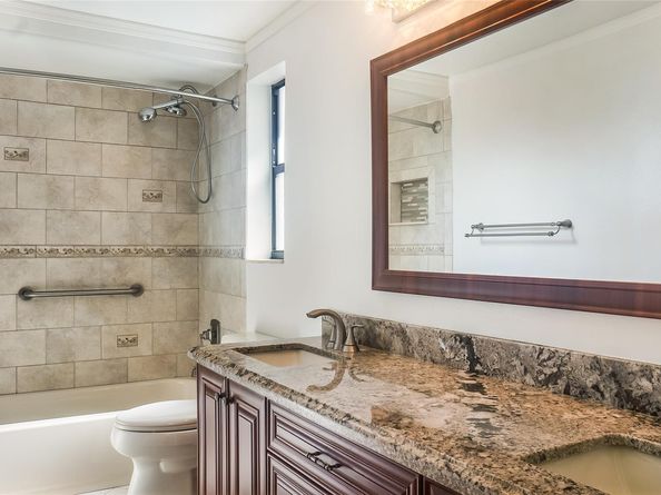 6950 SW 9th Pl, North Lauderdale FL 33068