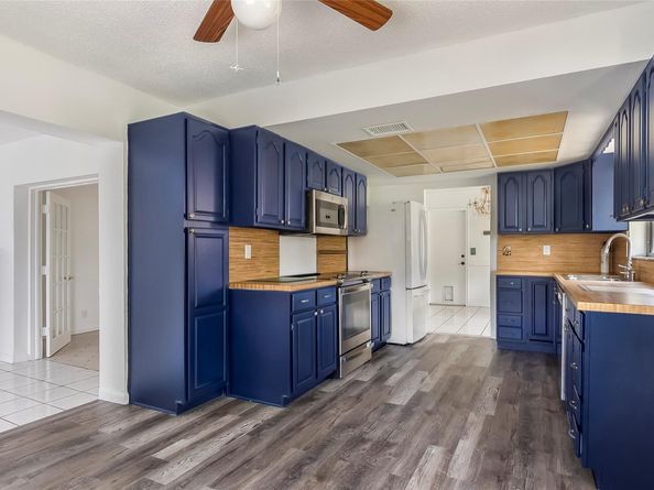 6950 SW 9th Pl, North Lauderdale FL 33068