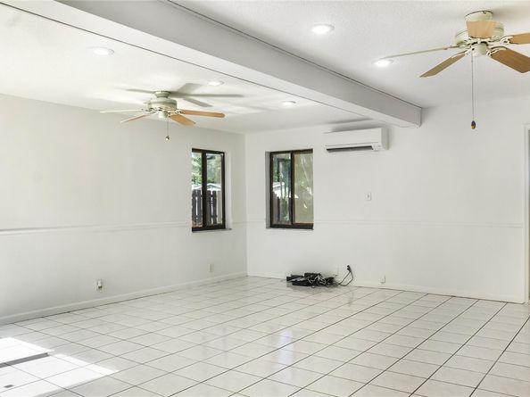 6950 SW 9th Pl, North Lauderdale FL 33068