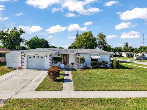 6950 SW 9th Pl, North Lauderdale FL 33068