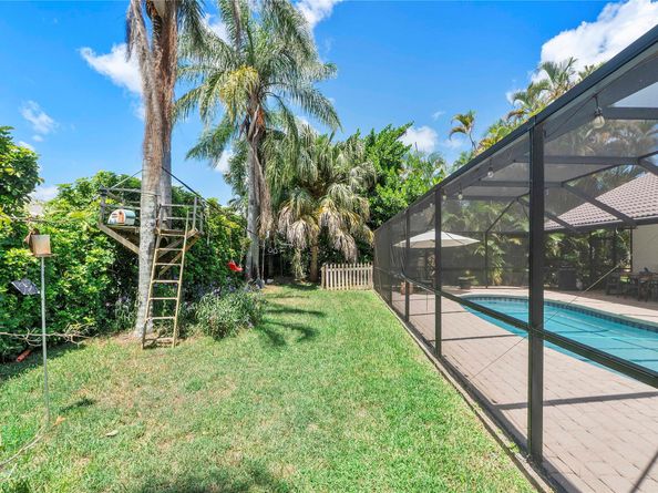 8626 NW 50th Dr, Coral Springs FL 33067