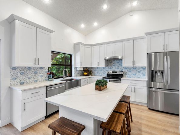 8626 NW 50th Dr, Coral Springs FL 33067