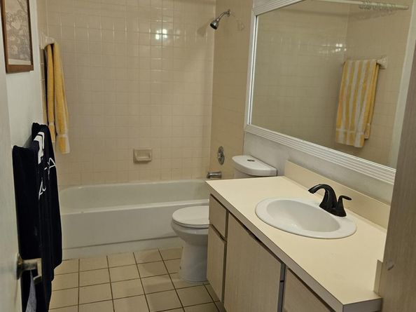 1945 Stratford Way, West Palm Beach FL 33409