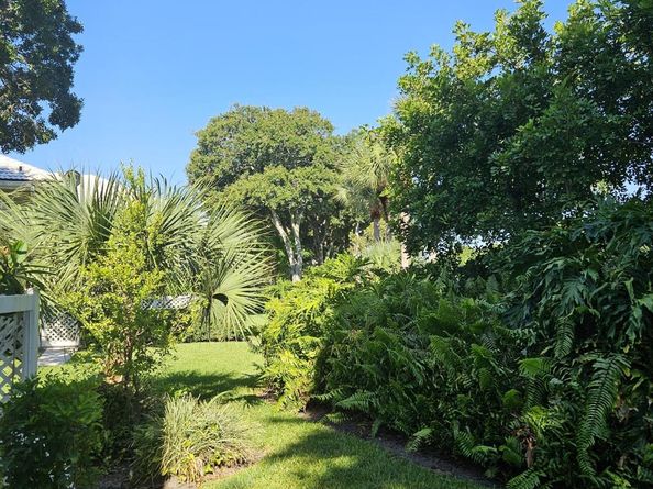 1945 Stratford Way, West Palm Beach FL 33409