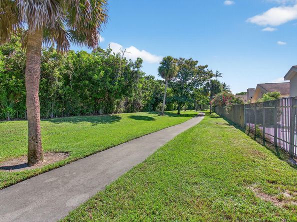 7745 Stanway Place E, Boca Raton FL 33433
