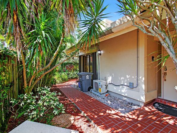 7745 Stanway Place E, Boca Raton FL 33433