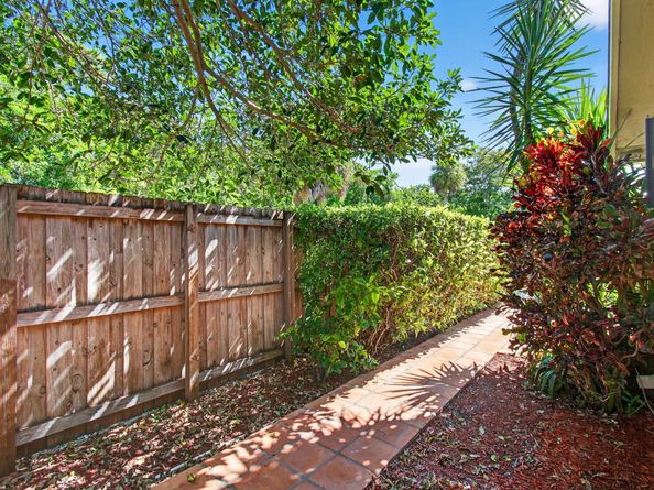 7745 Stanway Place E, Boca Raton FL 33433