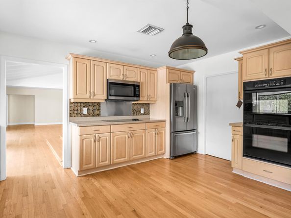 2601 NE 37 Street, Fort Lauderdale FL 33306
