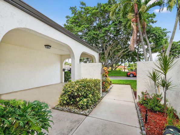 5710 Parkwalk Circle E, Boynton Beach FL 33472